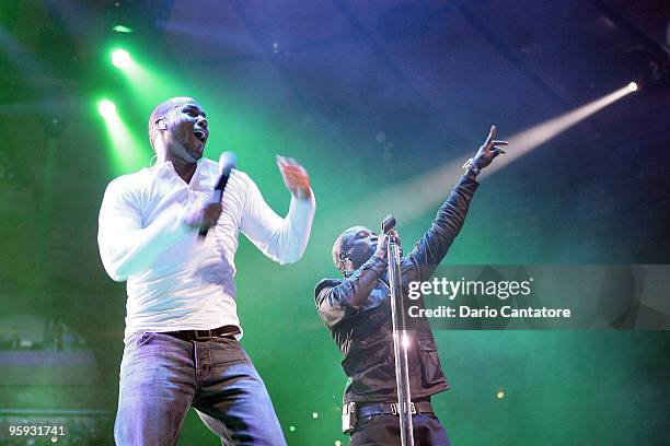 Anthony Santos of Aventura and Akon perform at Madison Square Garden on January 21, 2010 in New York City.