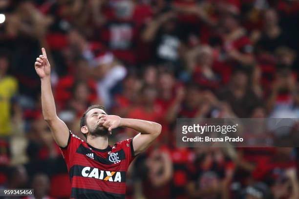 Everton Ribeiro of Flamengo celebrates a scored goal during a Group Stage match between Flamengo and Emelec as part of Copa CONMEBOL Libertadores...