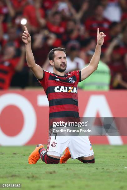 Everton Ribeiro of Flamengo celebrates a scored goal during a Group Stage match between Flamengo and Emelec as part of Copa CONMEBOL Libertadores...