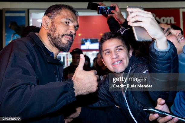 Ambassador Antonio Rodrigo 'Minotauro' Nogueira interacts with fans during an open training session at Mall Sport on May 16, 2018 in Santiago, Chile.