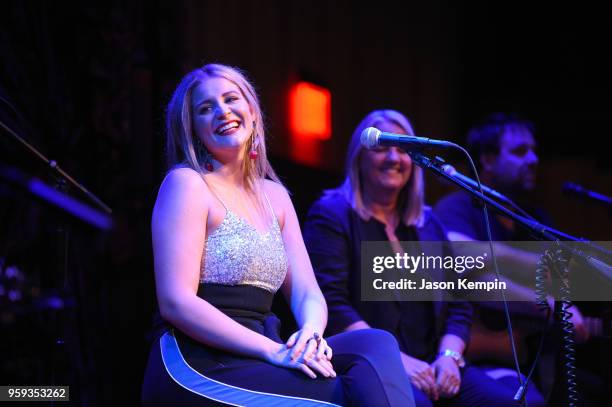 Lauren Alaina performs during A Songwriters Round Benefiting City Of Hope at Analog at the Hutton Hotel on May 16, 2018 in Nashville, Tennessee.