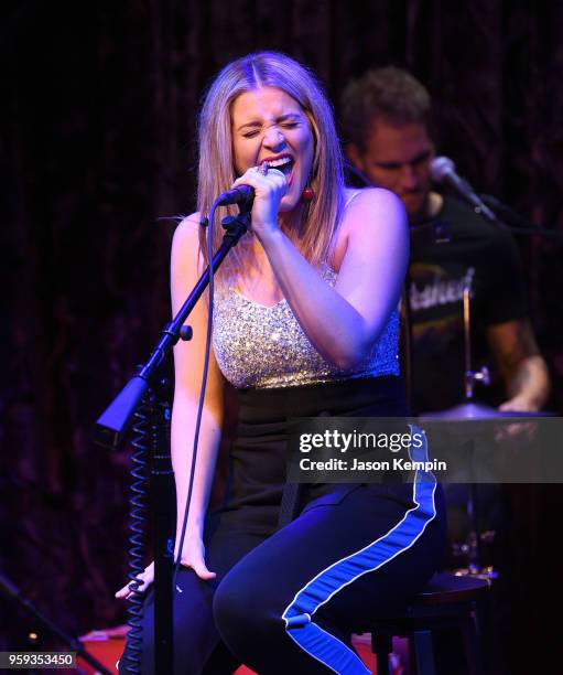 Lauren Alaina performs during A Songwriters Round Benefiting City Of Hope at Analog at the Hutton Hotel on May 16, 2018 in Nashville, Tennessee.