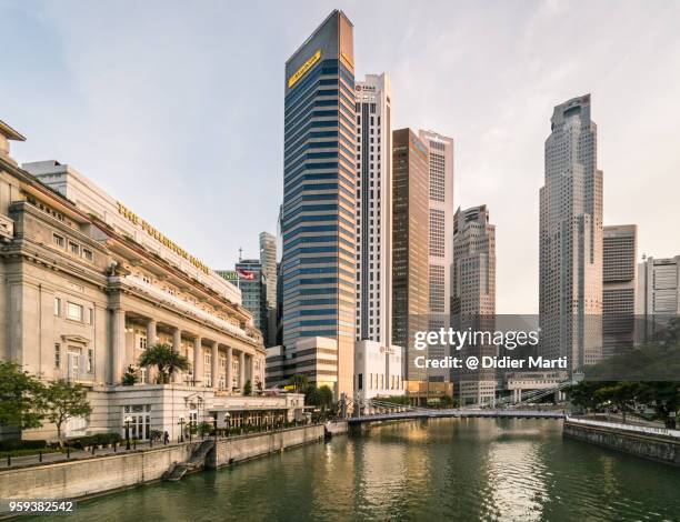 architecture along the singapore river in singapore - singapore river stock-fotos und bilder