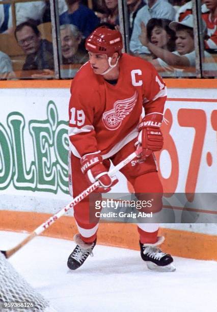 Steve Yzerman of the Detroit Red Wings skates against the Toronto Maple Leafs during NHL game action on March 25, 1989 at Maple Leaf Gardens in...