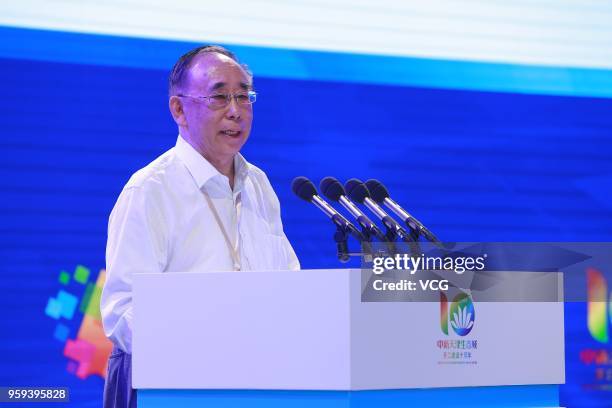 Academician of Chinese Academy of Engineering Feng Peide talks about 'the New Era of UAV Development' during the 2nd World Intelligence Congress at...