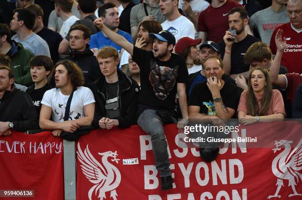 Fans of Liverpool FC celebrate the victory after the UEFA Champions League Semi Final Second Leg match between A.S. Roma and Liverpool FC at Stadio...