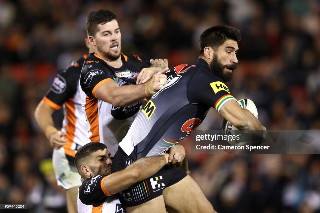 NRL Rd 11 - Panthers v Tigers