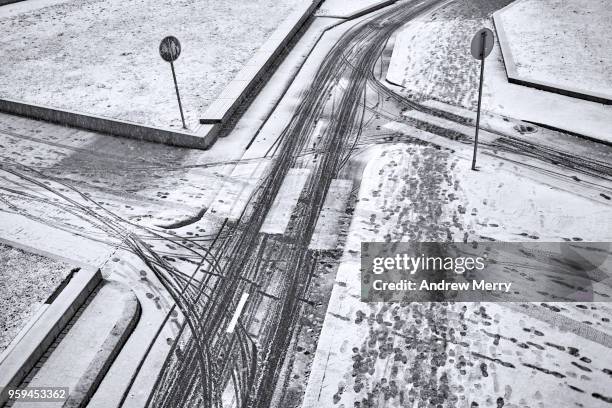 helsinki public park with no people and snow - kiasma stock pictures, royalty-free photos & images