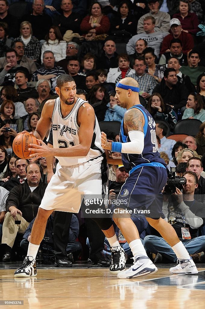 Dallas Mavericks v San Antonio Spurs