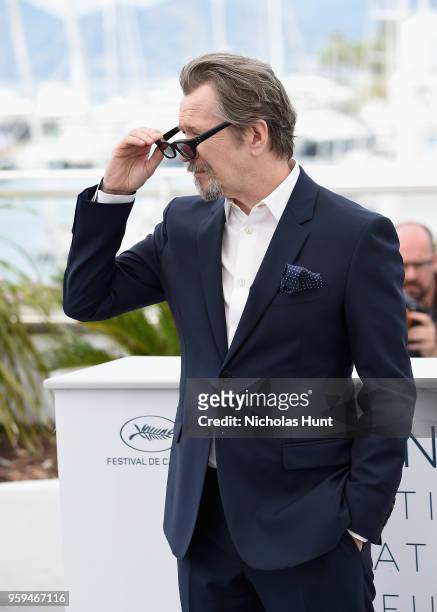 Gary Oldman attends the Rendez-Vous with Gary Oldman Photocall during the 71st annual Cannes Film Festival at Palais des Festivals on May 17, 2018 in...