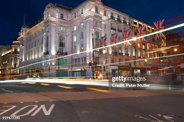 london street lights - rat race engelse uitdrukking stockfoto's en -beelden