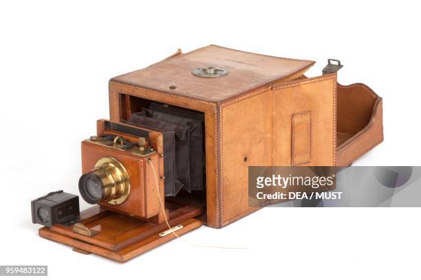 Pullman bellows camera with plates , 1896. United Kingdom, 19th century.