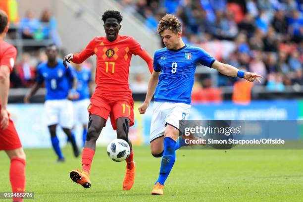 Edoardo Vergani of Italy scores their 2nd goal past Amadou Onana of Belgium during the UEFA European Under-17 Championship Semi Final match between...