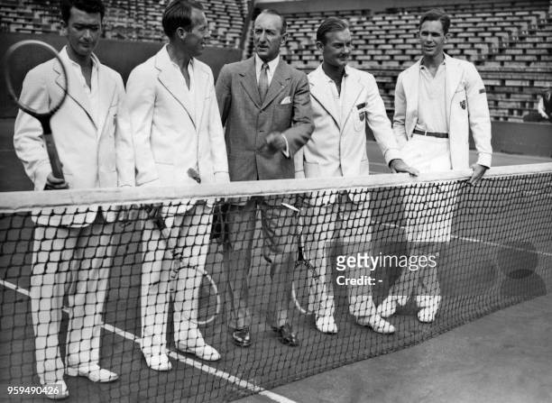 Undated picture shows US tennis player Don McNeill posing with other tennis players during the Roland Garros Tennis Championships in Paris.