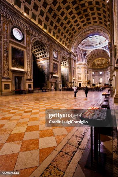 mantua; nside basilica di s. andrea, - consiglio stock pictures, royalty-free photos & images