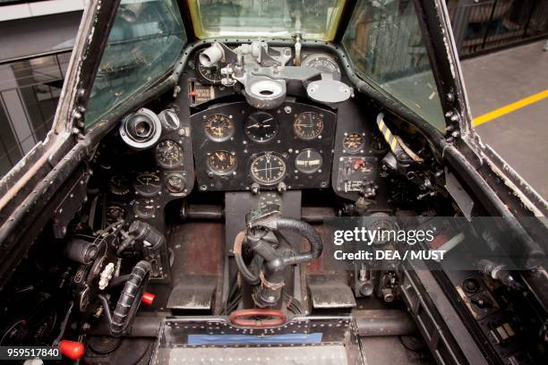 Vampire Jet Display 116 Vampire Jet Stock Photos, High-Res Pictures, and Images - Getty Images
