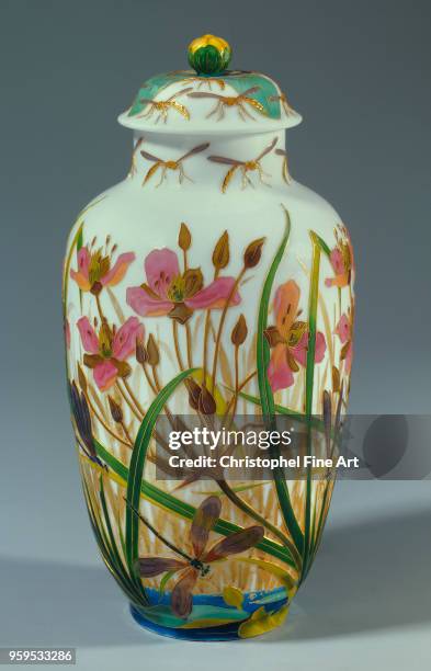 Tender porcelain saigon vase 1895, Thesmar Andre Fernand , Quote of the Ceramique de Sevres, France.