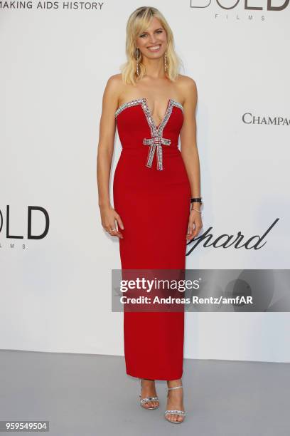 Karolina Kurkova arrives at the amfAR Gala Cannes 2018 at Hotel du Cap-Eden-Roc on May 17, 2018 in Cap d'Antibes, France.