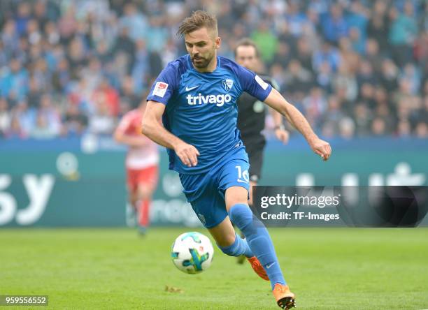 Lukas Hinterseer of Bochum controls the ball during the second Bundesliga match between VfL Bochum 1848 and SSV Jahn Regensburg at Rewirpower Stadium...