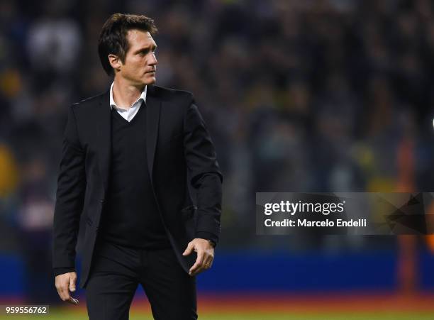 Guillermo Barros Schelotto of Boca Juniors looks on during a match between Boca Juniors and Alianza Lima at Alberto J. Armando Stadium on May 16,...
