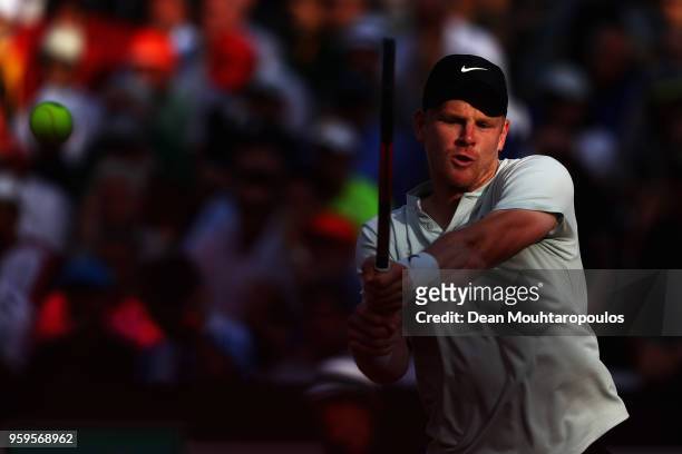 Kyle Edmund of Great Britain returns a backhand in his match against Alexander Zverev of Germany during day 5 of the Internazionali BNL d'Italia 2018...