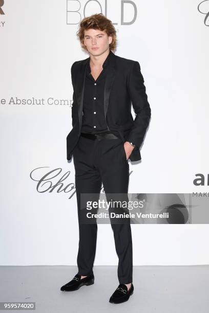 Jordan Barrett arrives at the amfAR Gala Cannes 2018 at Hotel du Cap-Eden-Roc on May 17, 2018 in Cap d'Antibes, France.