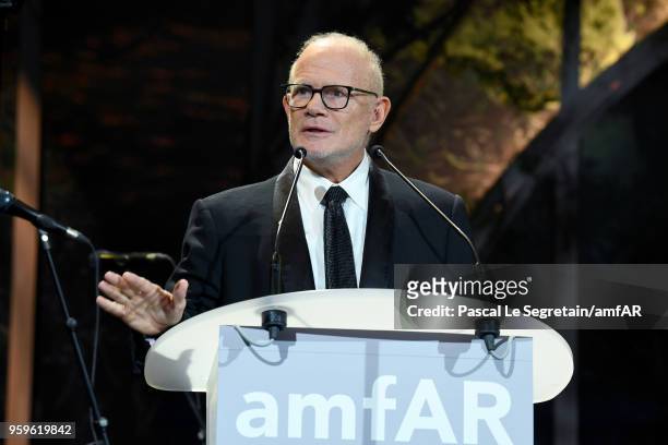 Board member Bill Roedy speaks on the stage at the amfAR Gala Cannes 2018 at Hotel du Cap-Eden-Roc on May 17, 2018 in Cap d'Antibes, France.