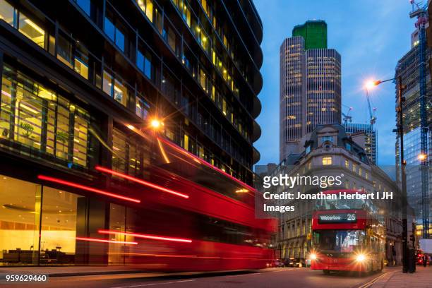 london street view - london buses stock pictures, royalty-free photos & images