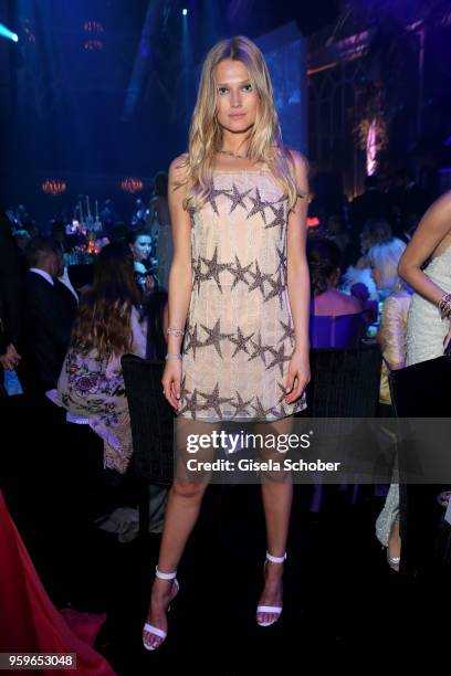 Toni Garrn attends the amfAR Gala Cannes 2018 at Hotel du Cap-Eden-Roc on May 17, 2018 in Cap d'Antibes, France.