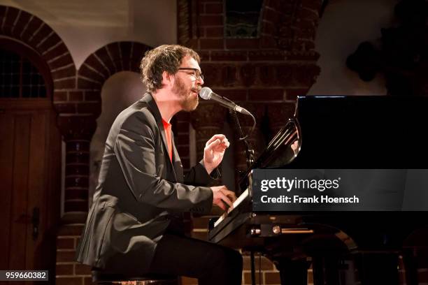American singer Ben Folds performs live on stage during a concert at the Passionskirche on May 17, 2018 in Berlin, Germany.