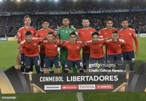 Players of Independiente pose for the team photo prior to a match between Millonarios and Independiente as part of Copa CONMEBOL Libertadores 2018 at...