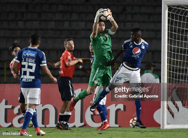 Martin Campaña goalkeeper of Independiente catches the ball during a match between Millonarios and Independiente as part of Copa CONMEBOL...