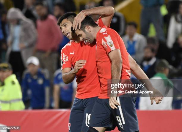 Emmanuel Gigliotti of Independiente celebrates after scoring the first goal of his team during a match between Millonarios and Independiente as part...