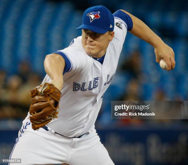 Toronto Blue Jays relief pitcher Aaron Loup gets some work in. Toronto Blue Jays Vs Oakland Athletics in MLB regular season play at Rogers Centre in...