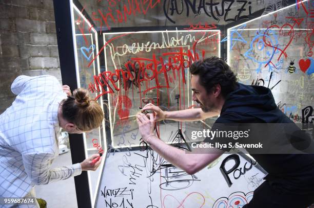 Robin Bevers 12 Robin Bevers Stock Photos, High-Res Pictures, and Images - Getty Images