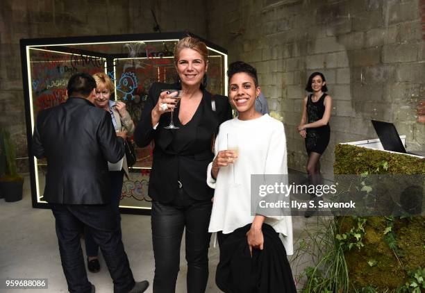 Robin Bevers 590 Natuzzi Stock Photos, High-Res Pictures, and Images - Getty Images