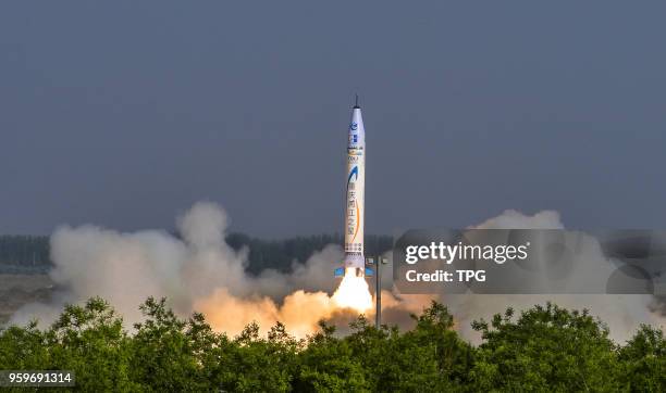 Suborbital Reusable Rockets Privately Operated Photos and Premium High Res Pictures - Getty Images