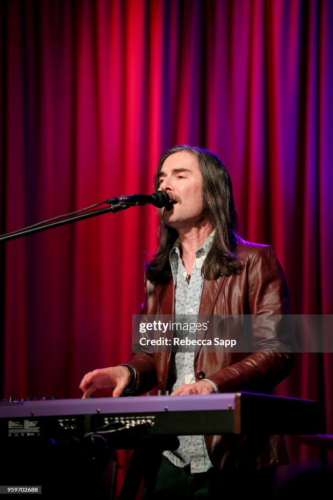 Roger Joseph Manning Jr. performs at The Drop Roger Joseph Manning