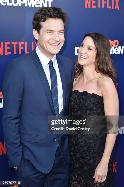 Jason Bateman and Amanda Anka attend the "Arrested Development" Season 5 Premiere on May 17, 2018 in Los Angeles, California.