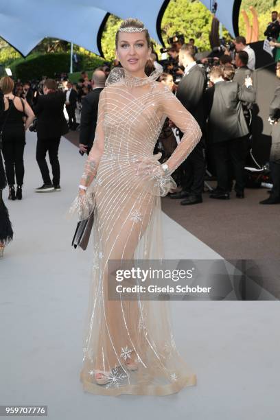 Dasha Yanina arrives at the amfAR Gala Cannes 2018 at Hotel du Cap-Eden-Roc on May 17, 2018 in Cap d'Antibes, France.