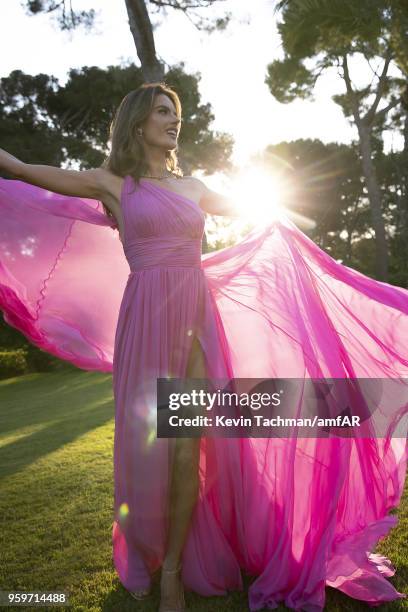Alessandra Ambrosio attends the cocktail at the amfAR Gala Cannes 2018 at Hotel du Cap-Eden-Roc on May 17, 2018 in Cap d'Antibes, France.