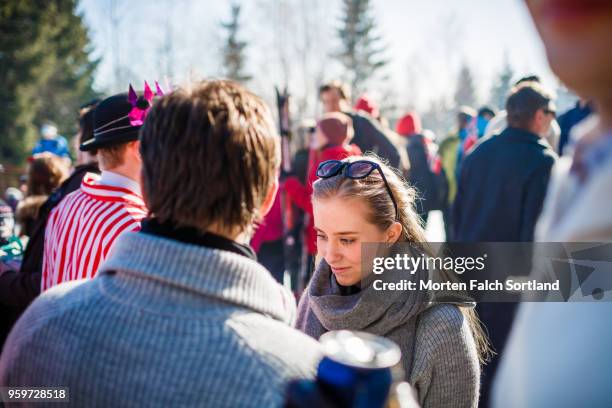 the crowd at the annual cross-country skifest in holmenkollen, norway springtime - skifest stock pictures, royalty-free photos & images
