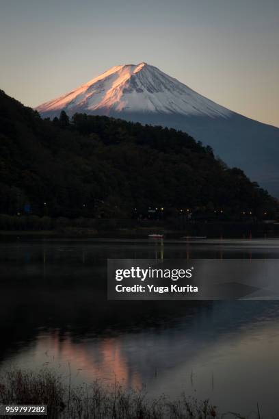 mt. fuji over lake kawaguchi - yuga kurita stock pictures, royalty-free photos & images
