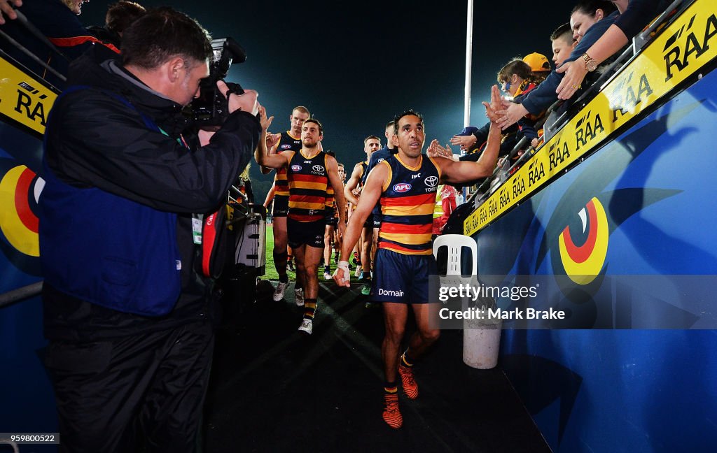 AFL Rd 9 - Adelaide v Western Bulldogs