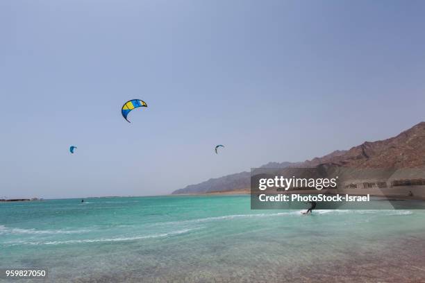 blue lagoon, sinai - kite lagoon stock-fotos und bilder