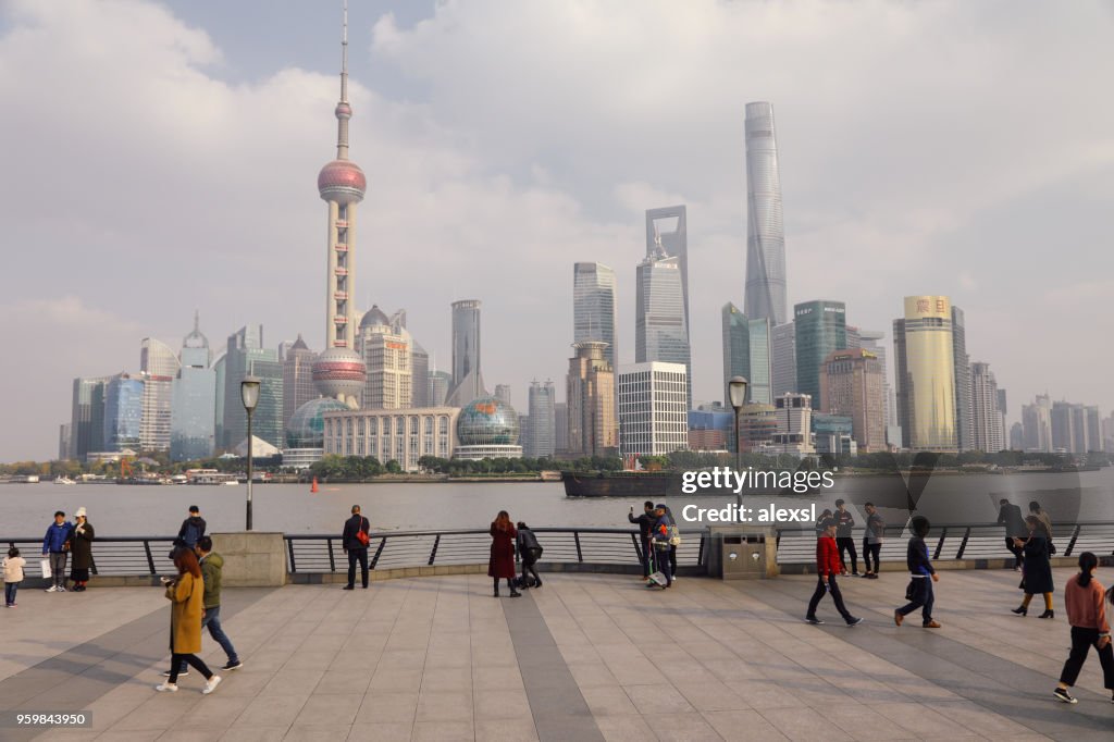 Shanghai China moderne Wolkenkratzer Skyline Stadt Bund Blick