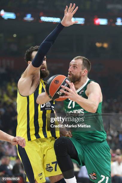 Arturas Milaknis, #21 of Zalgiris Kaunas competes with Luigi Datome, #70 of Fenerbahce Dogus Istanbul during the 2018 Turkish Airlines EuroLeague F4...