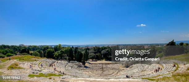 syracuse, grieks theater - sicilië, italië - klassiek theater stockfoto's en -beelden