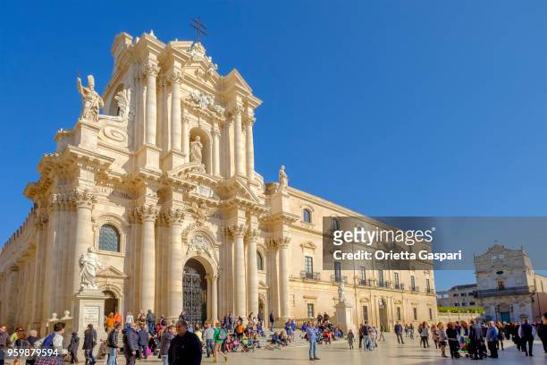 syracuse, the cathedral (sicily, italy) - siracusa stock pictures, royalty-free photos & images
