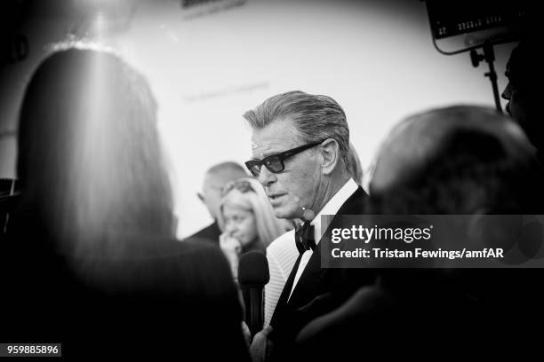 Pierce Brosnan attends the amfAR Gala Cannes 2018 dinner at Hotel du Cap-Eden-Roc on May 17, 2018 in Cap d'Antibes, France.